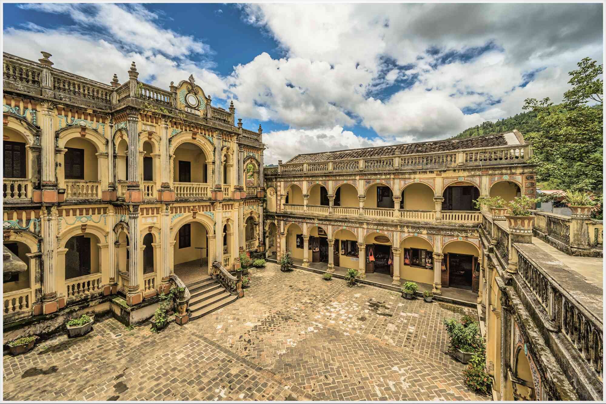 Hoang A Tuong Palace is situated in the Bac Ha town center. Local signage and maps can guide you to the palace, which is a short walk from the main road 